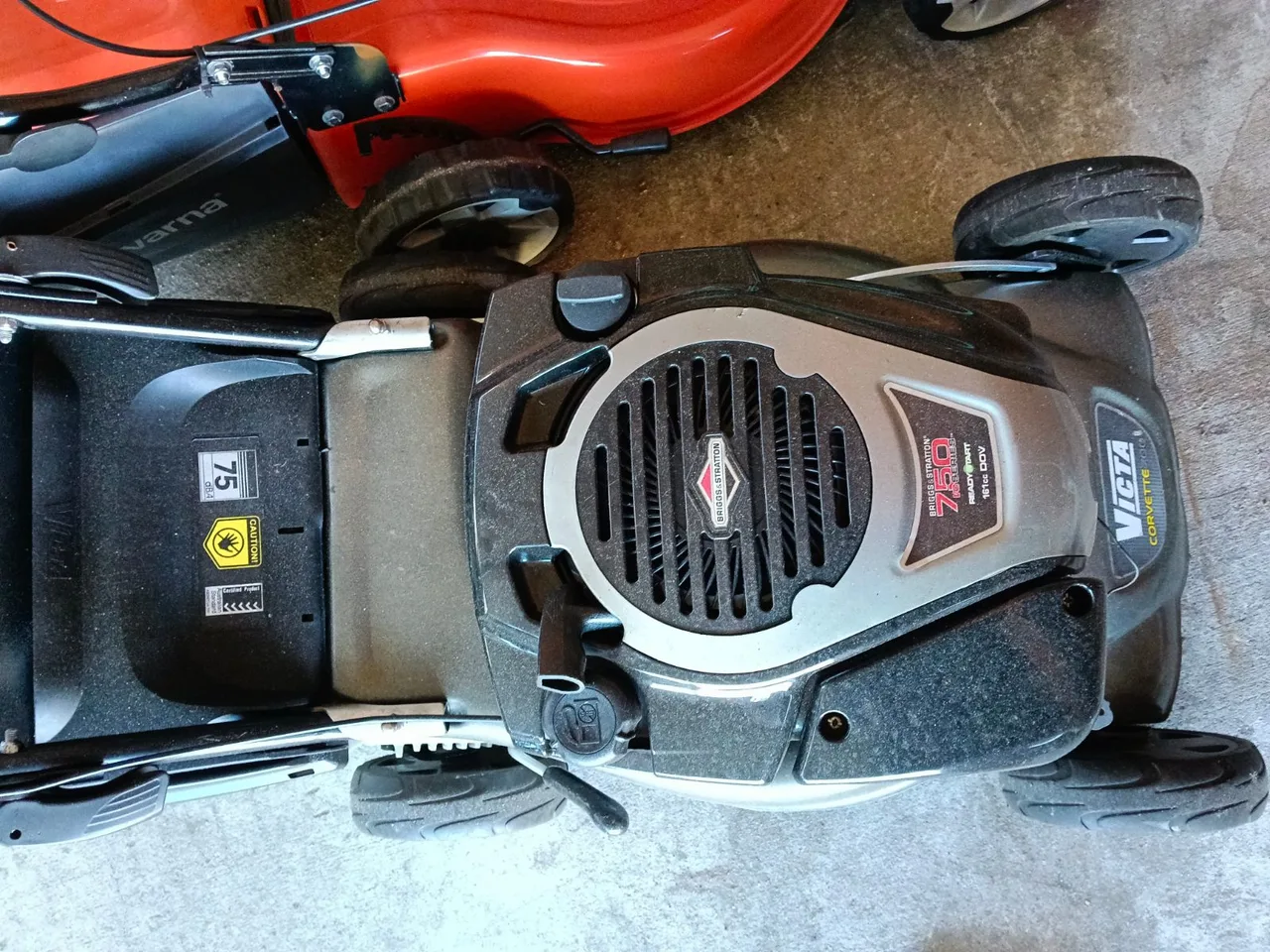 Mowers Refurbished to as new condition all engines compression tested must pass — photo 3