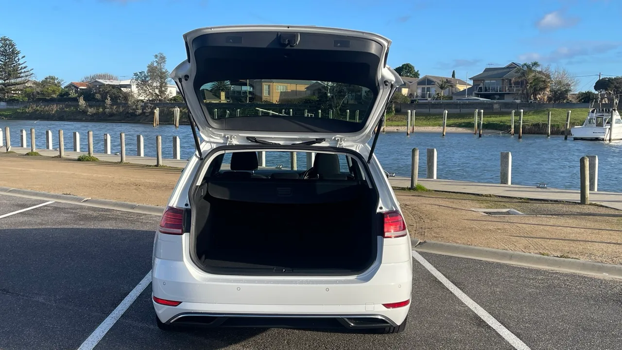 VW GOLF WAGON — photo 5