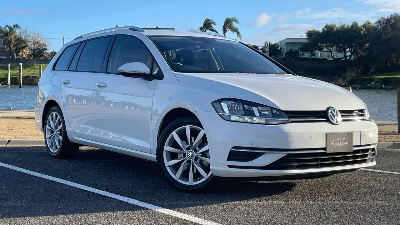 VW GOLF WAGON — photo 12