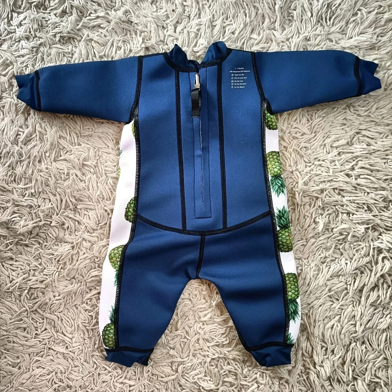 Aquajoy Warmsy reversible baby wetsuit blue/white Pineapple Print Size 0-3 Mths — photo 3
