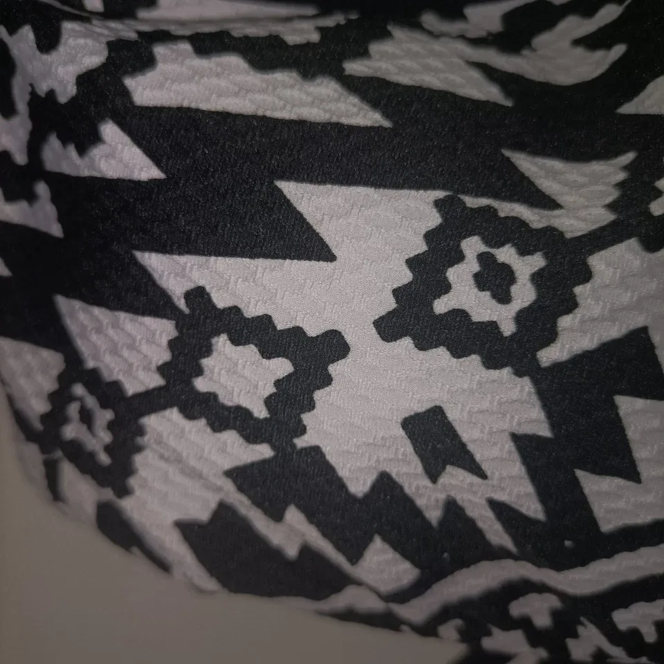 Seafolly Kasbah High Neck Tank Top Blk/Wht Sz AU 8 / US 4 / UK 8 RRP $99.95 — photo 6