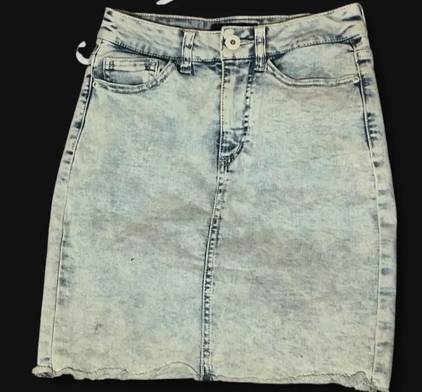 Denim fitted skirt light wash