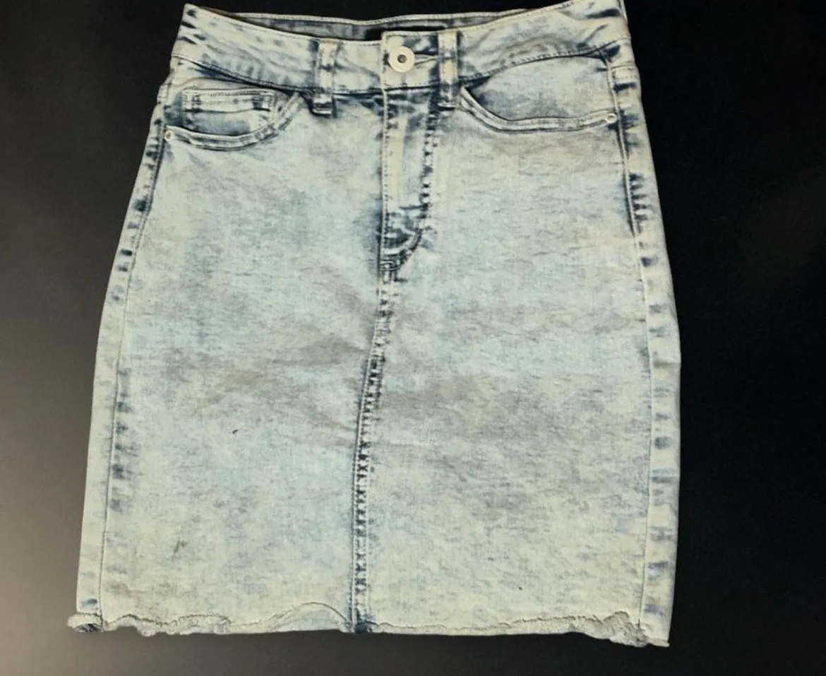 Denim fitted skirt light wash – photo 2