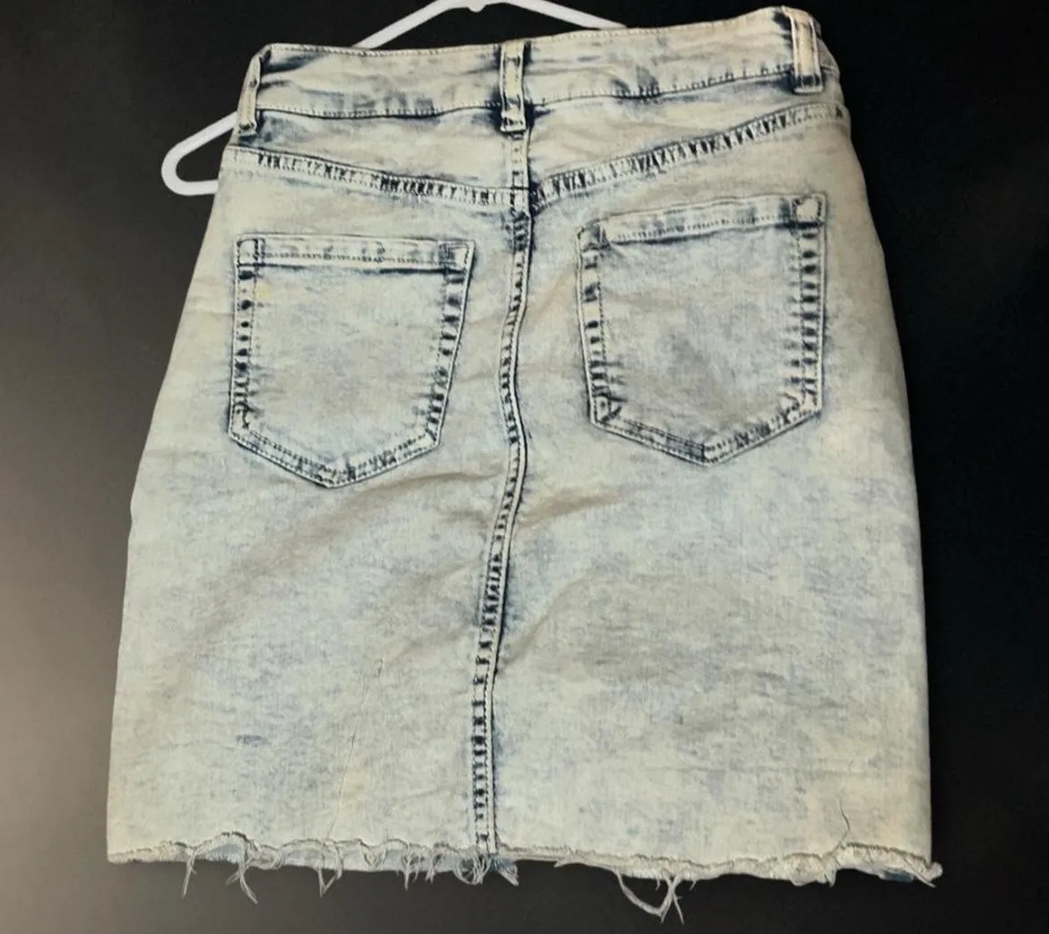 Denim fitted skirt light wash – photo 3