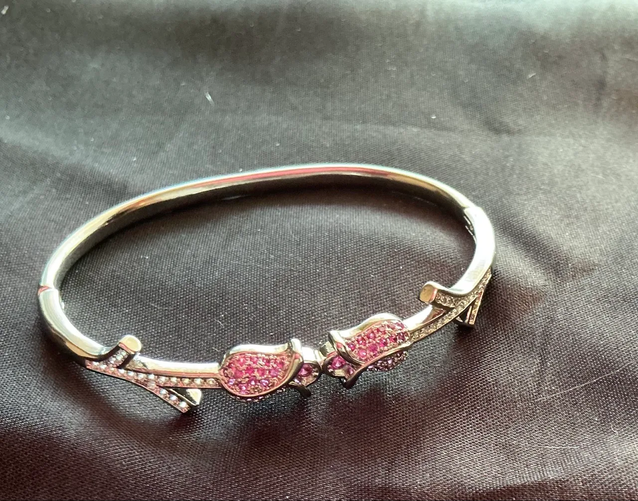 Elegant Silver Bracelet with Pink Crystal Roses — photo 4