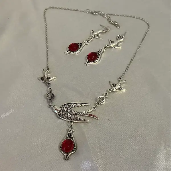 art deco inspired necklace and earrings set