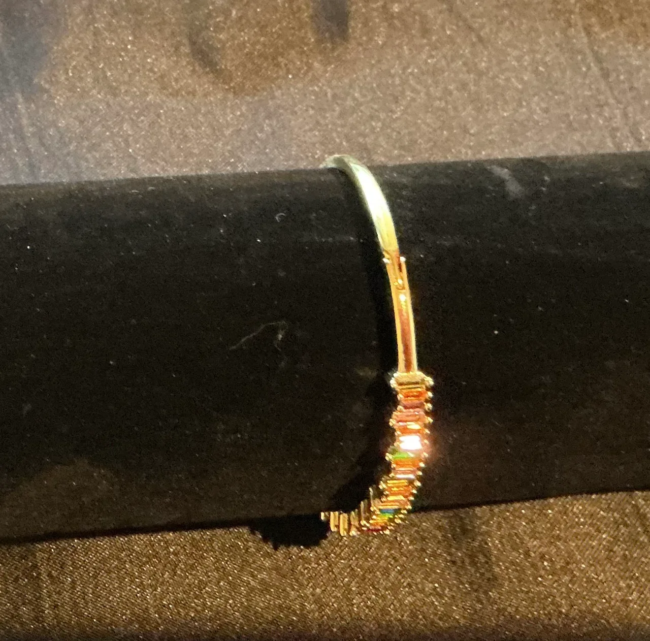 Gold tone stainless steel multicoloured crystal hinged bangle bracelet — photo 2