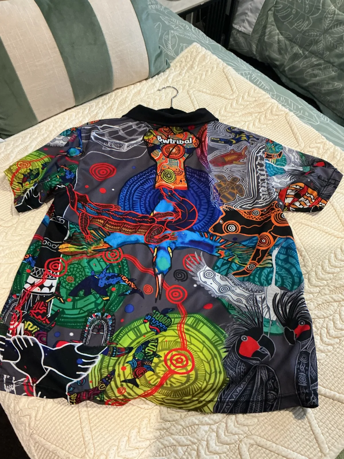 Vibrant Bwtribal Polo Shirt — photo 3