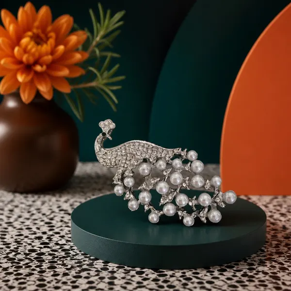 Elegant silver Peacock Brooch with Pearls