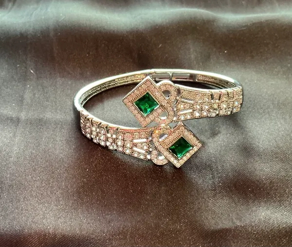 Elegant Silver Art Deco Style Bracelet with Green Gemstones