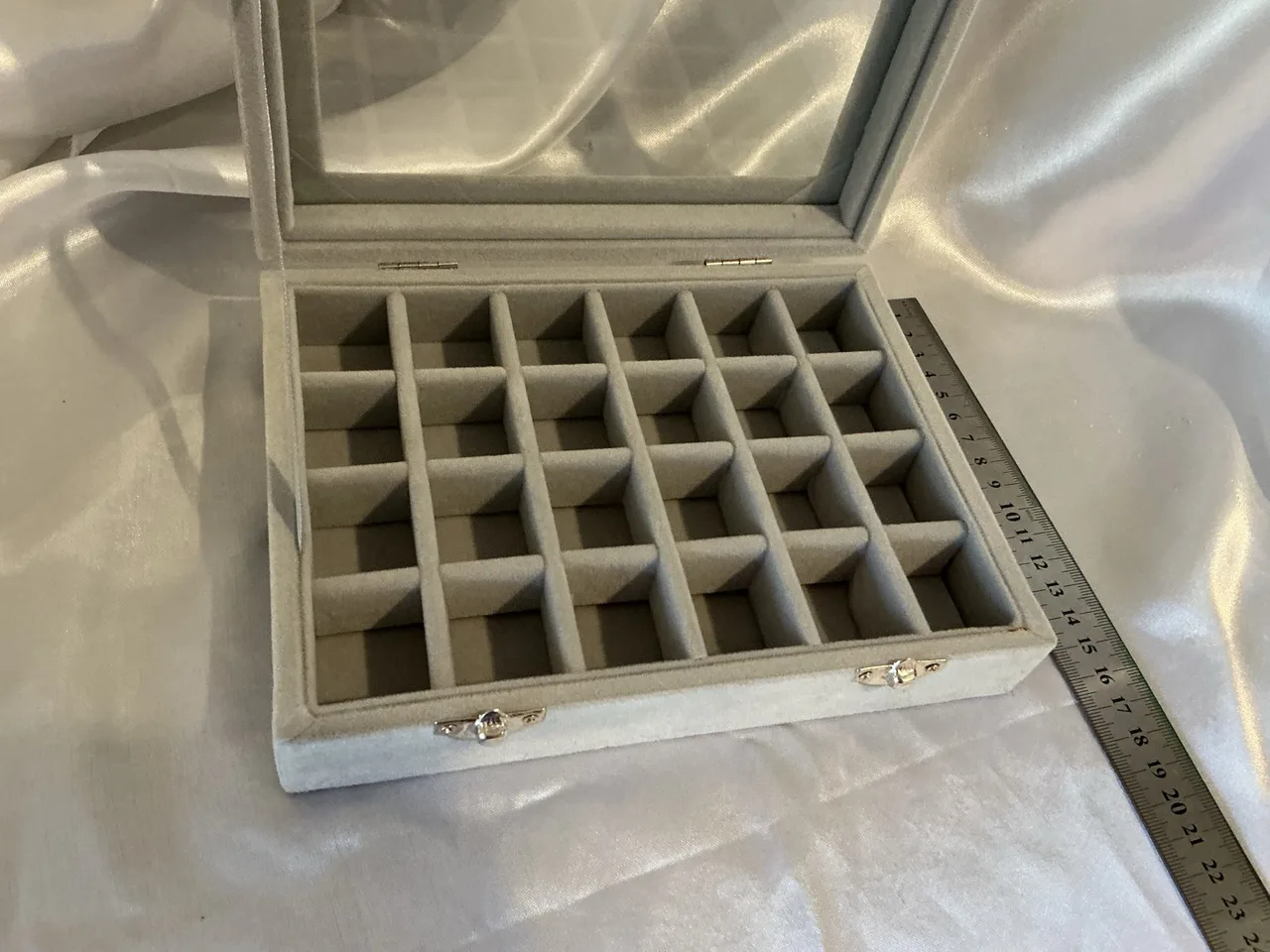 grey velvet jewellery box – photo 2
