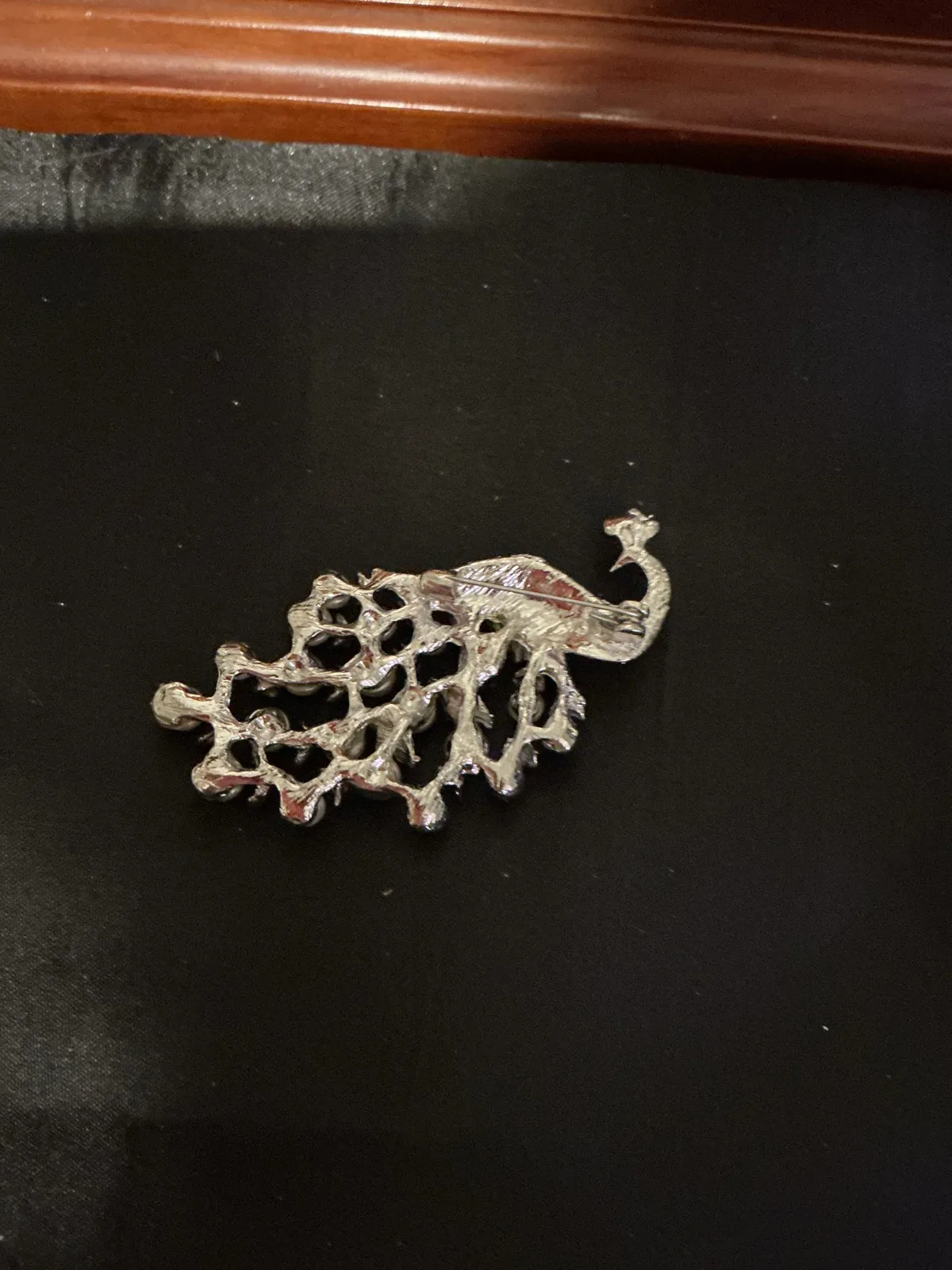 Elegant Pearl and Silver Peacock Brooch — photo 2