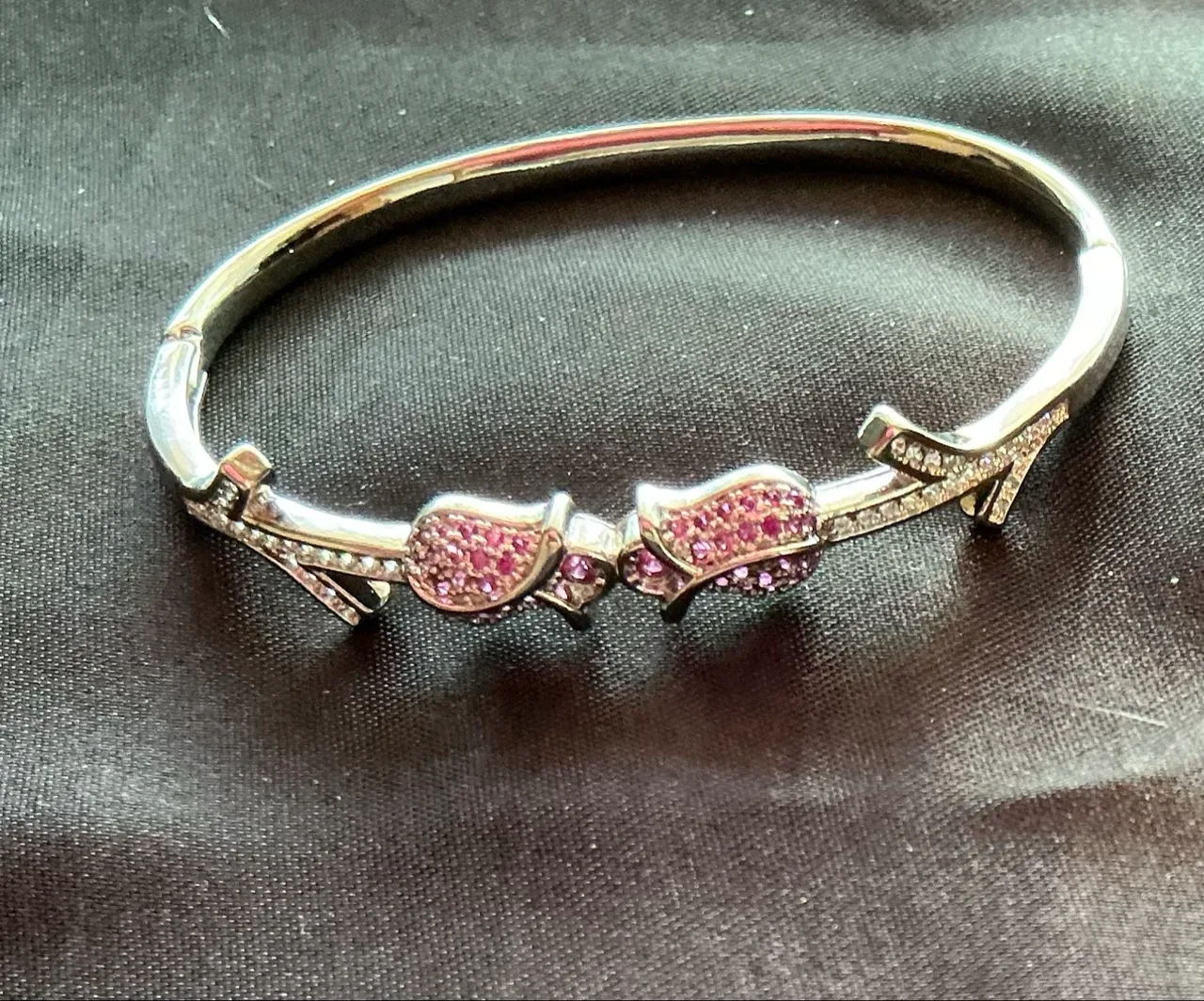 Elegant Silver Bracelet with Pink Crystal Roses — photo 2
