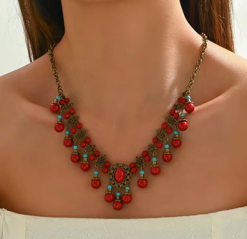 Vintage-Style Chunky Red Bead Necklace — photo 2