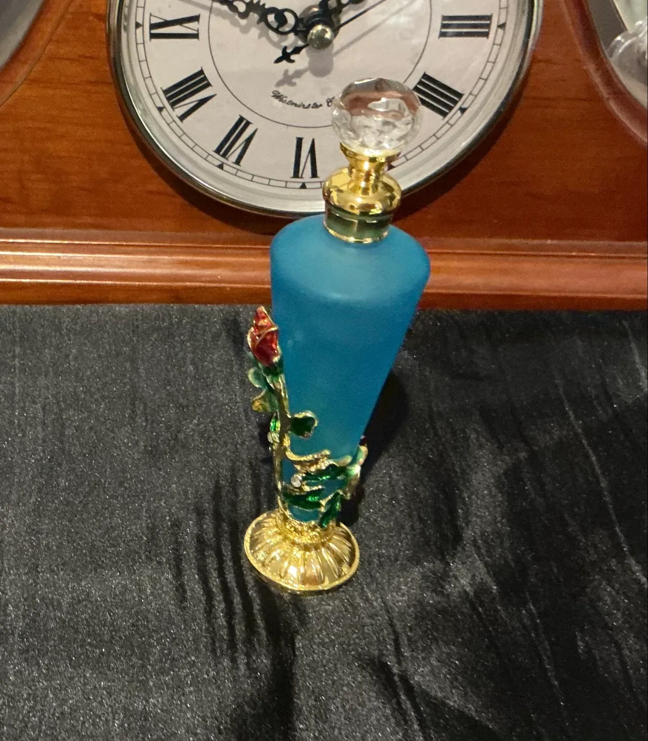 Beautiful collectible perfume bottle — photo 2