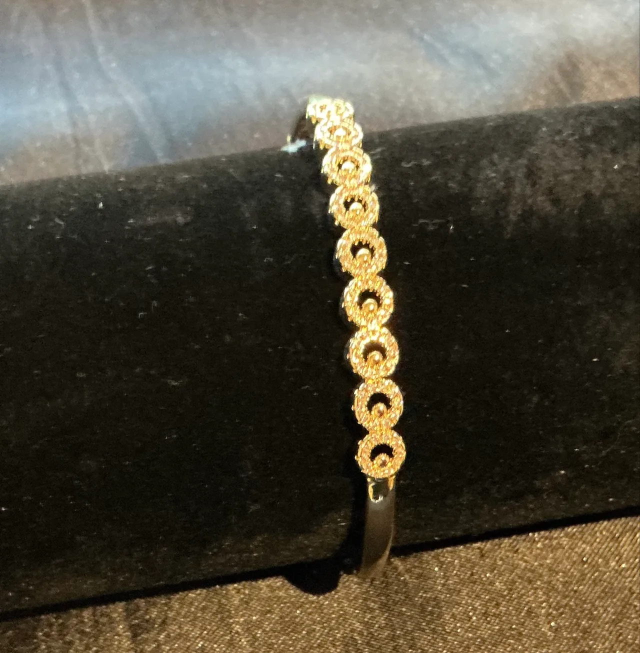 Gold tone stainless steel crystal hinged bangle bracelet — photo 4