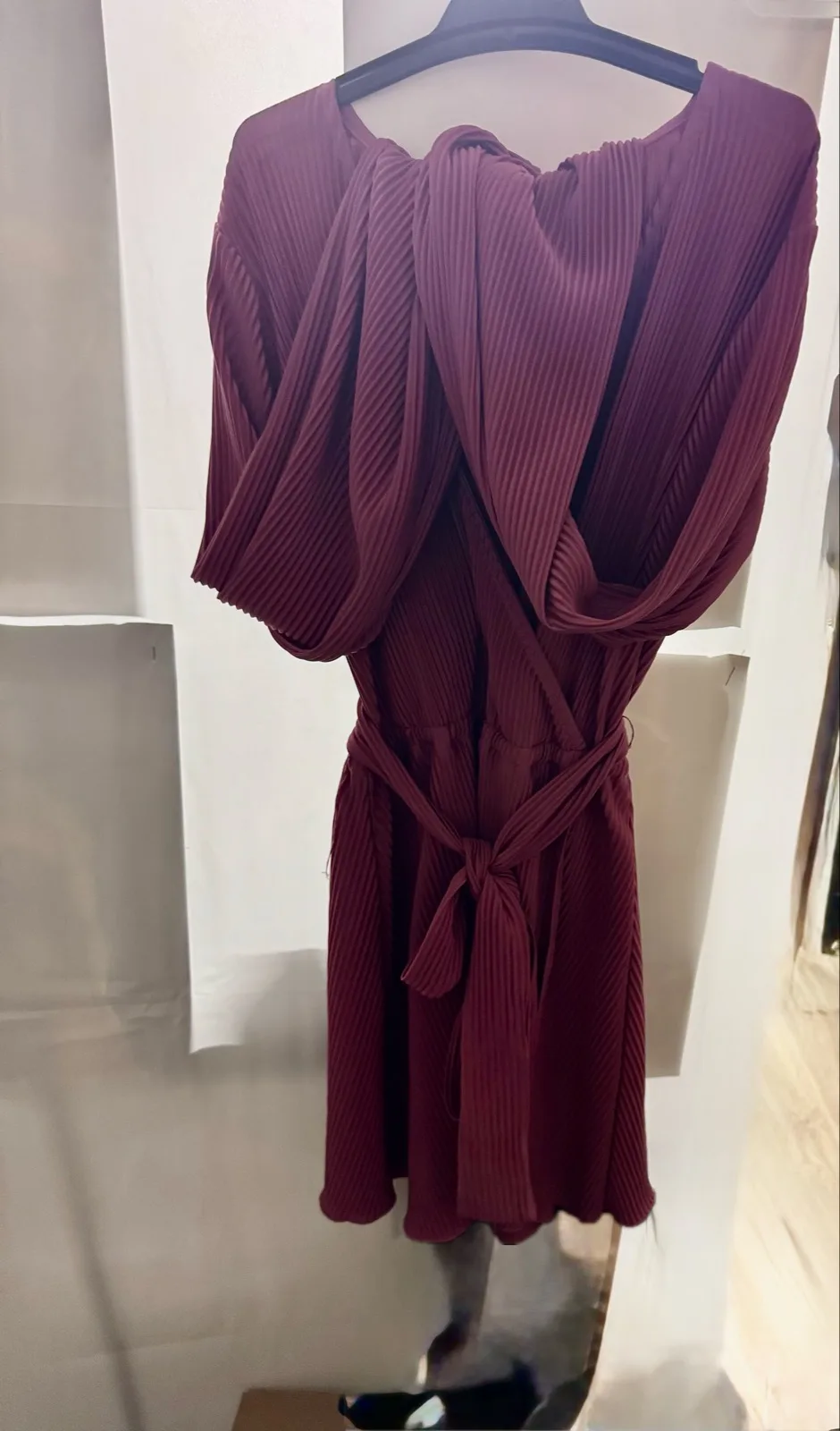 Dark Red tie waisted v neck dress – photo 3