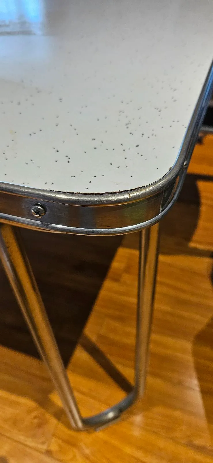 Vintage dining table and 4 chairs — photo 4