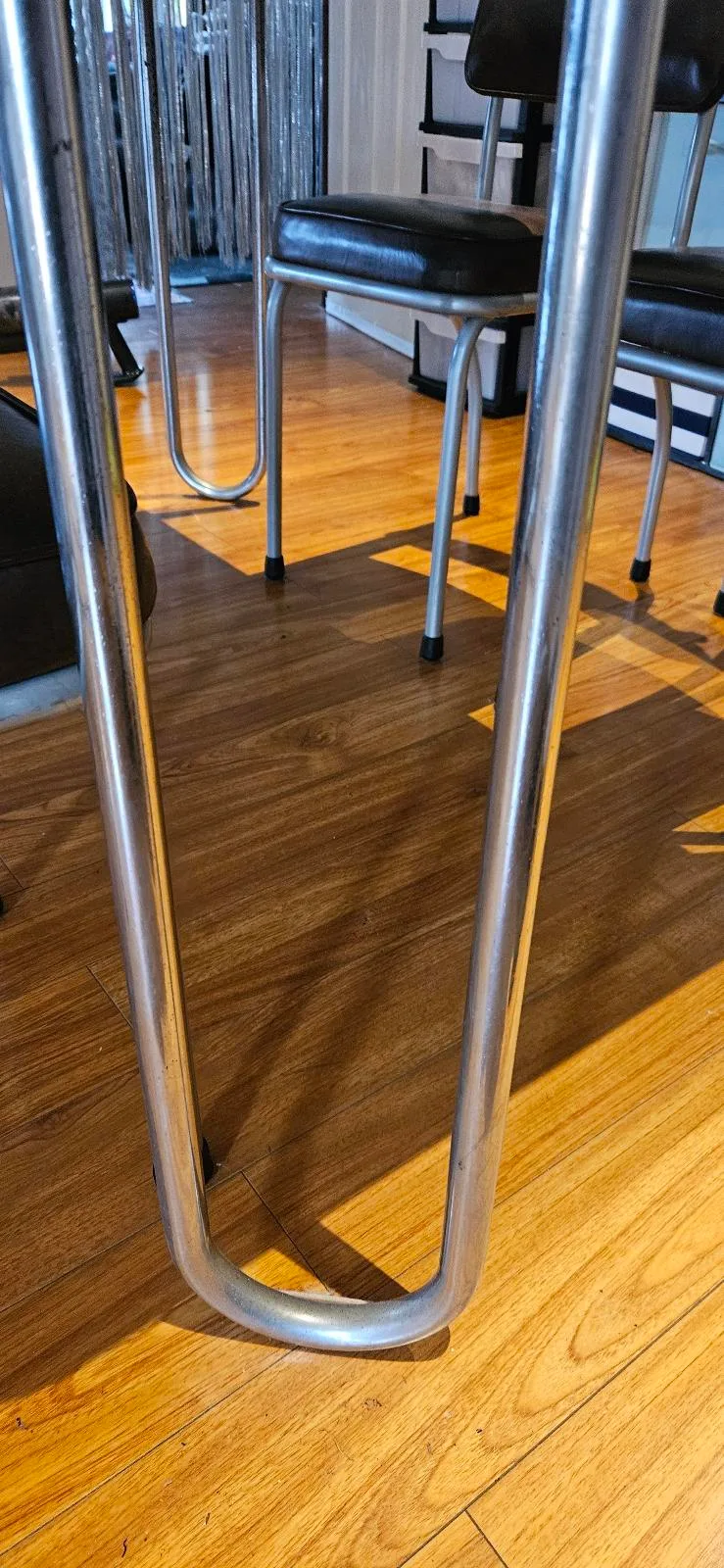 Vintage dining table and 4 chairs — photo 9