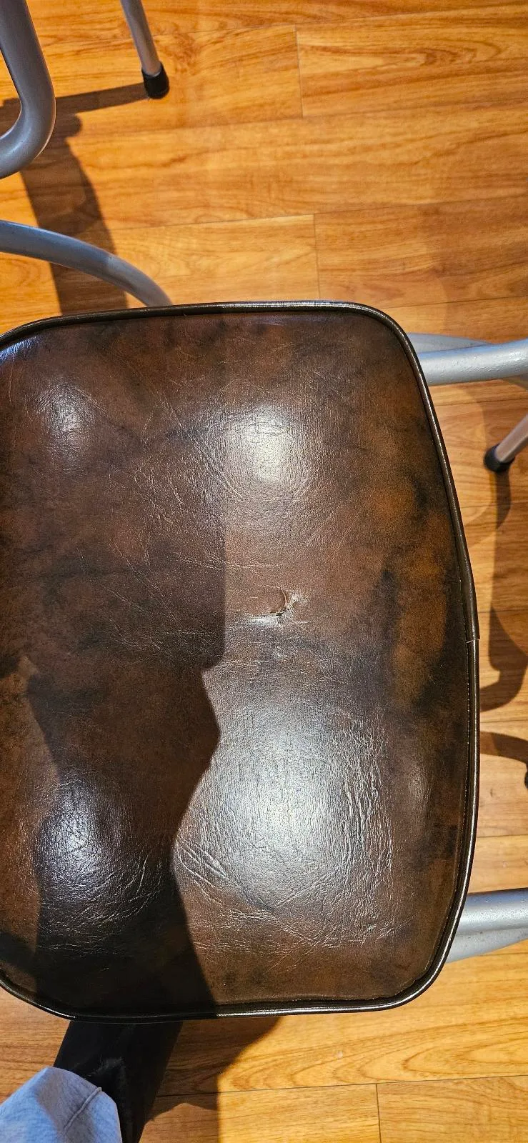 Vintage dining table and 4 chairs — photo 8