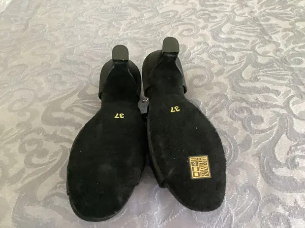 Dance shoes
