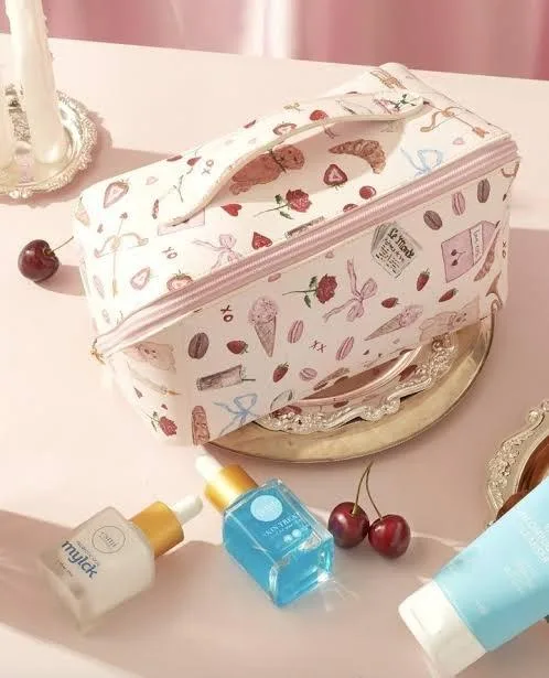 Esmi skincare/makeup bag – photo 4