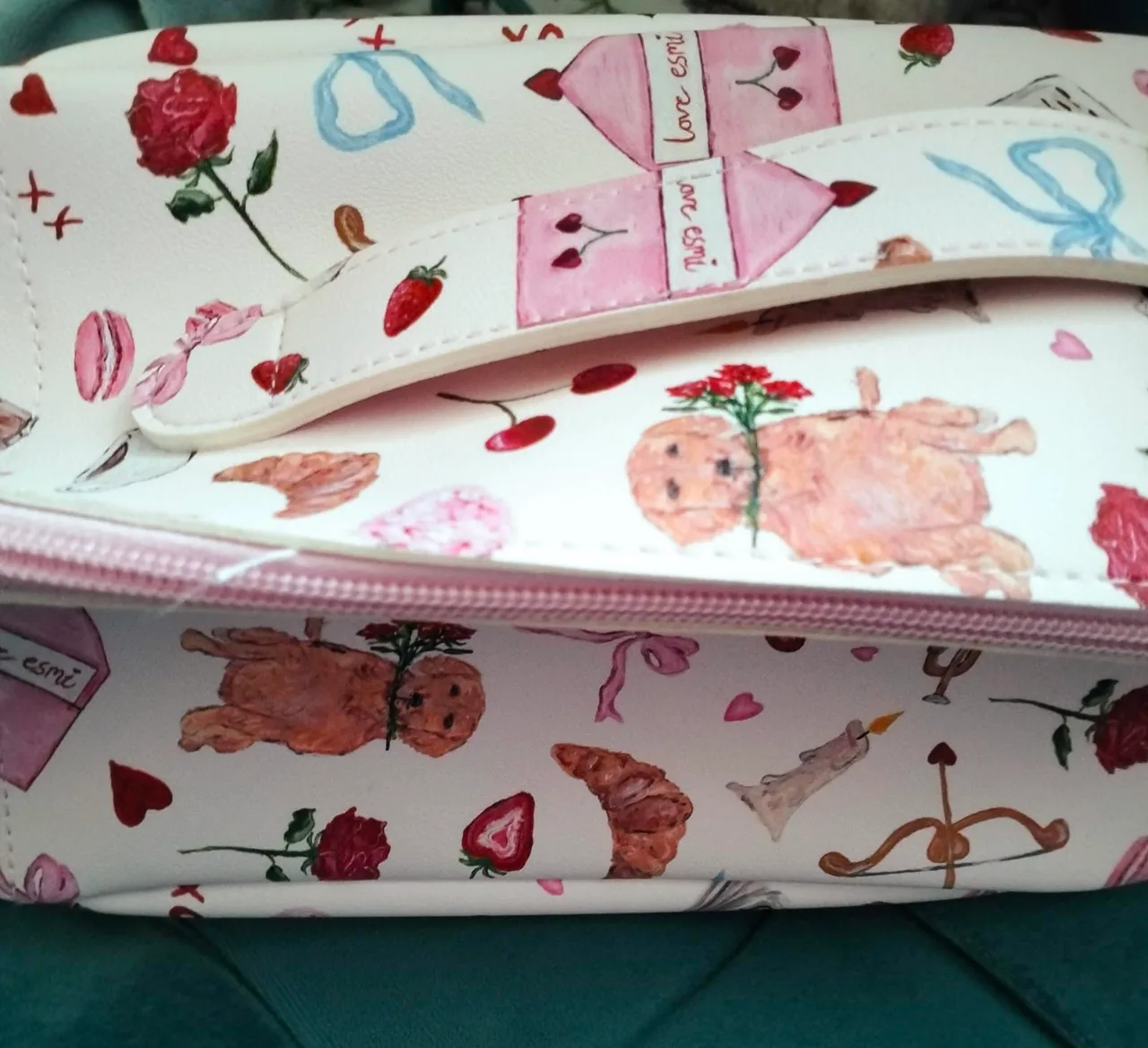 Esmi skincare/makeup bag – photo 3