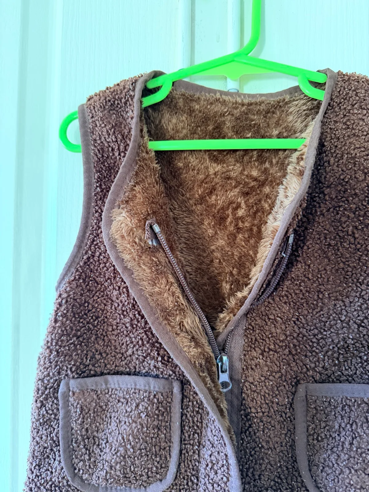 Light Brown fleece vest with pockets, size 2 — photo 2