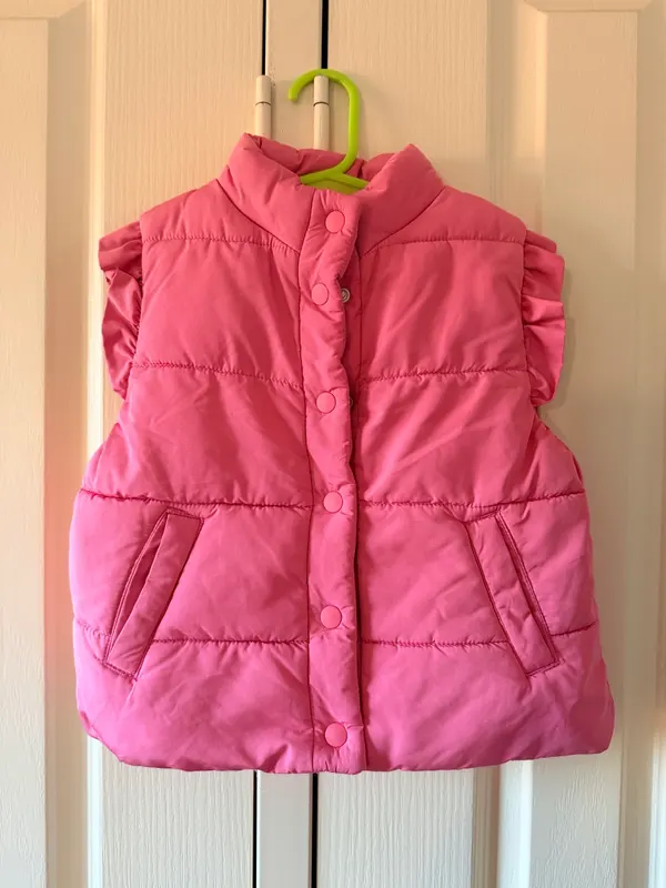 Target pink puffer vest with pockets Size 3