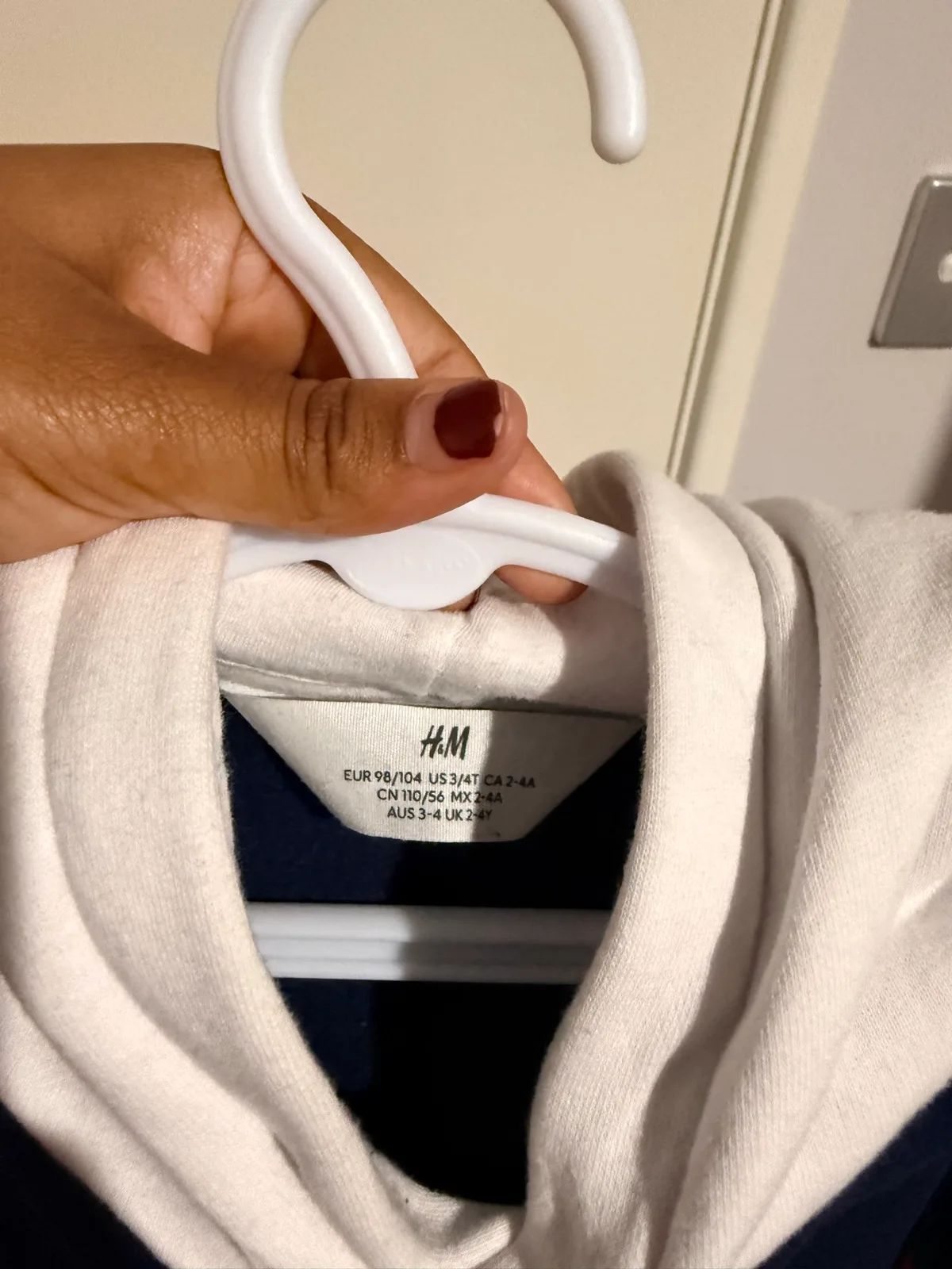 H&M hoodie jumper size 3 — photo 3