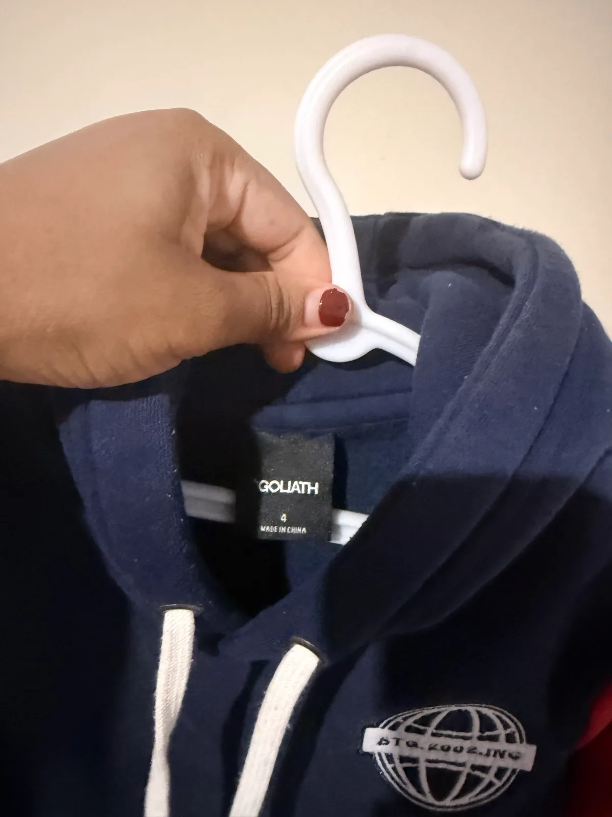 Goliath hoodie jumper size 4 — photo 3
