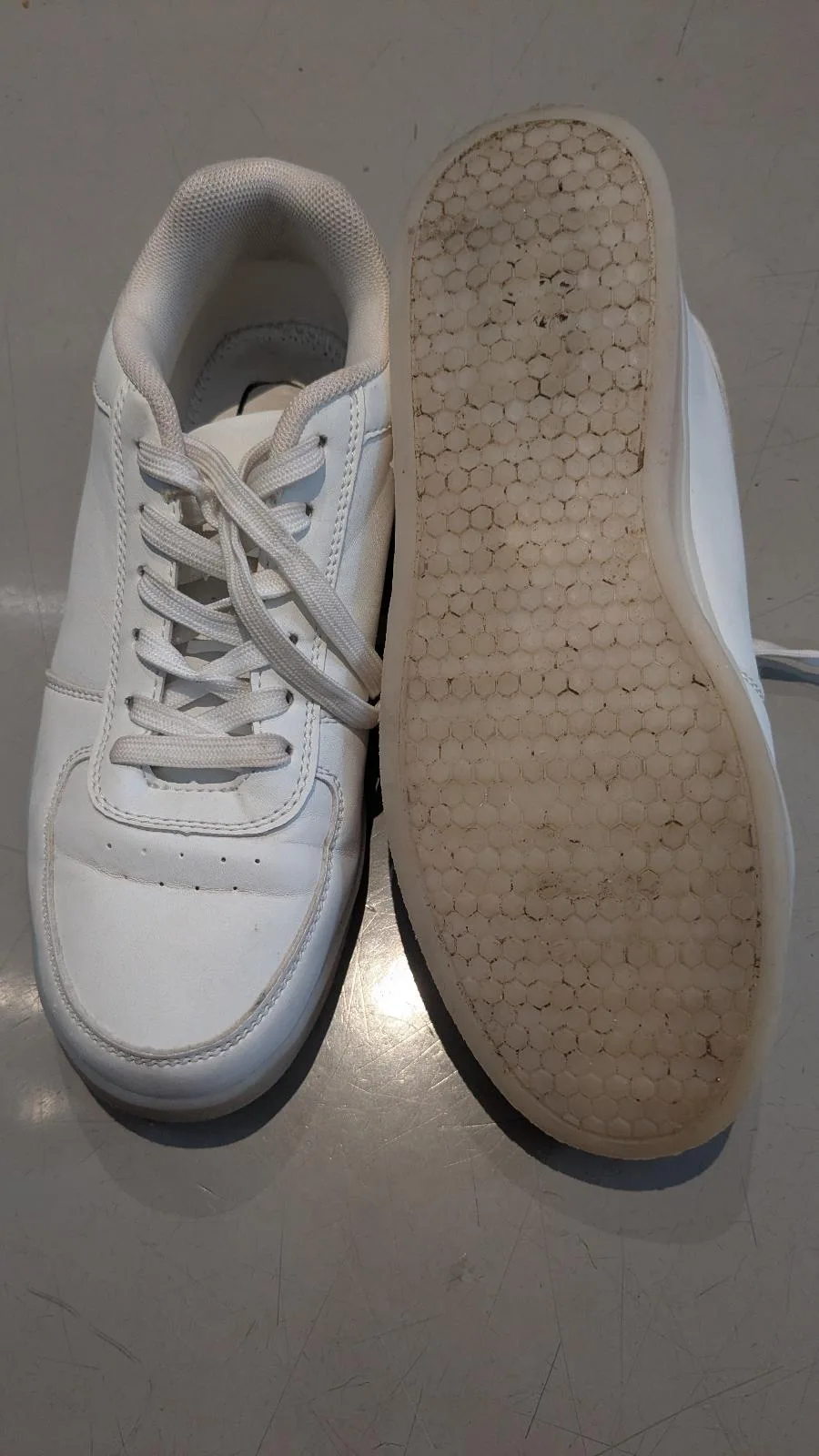 White sneakers — photo 2
