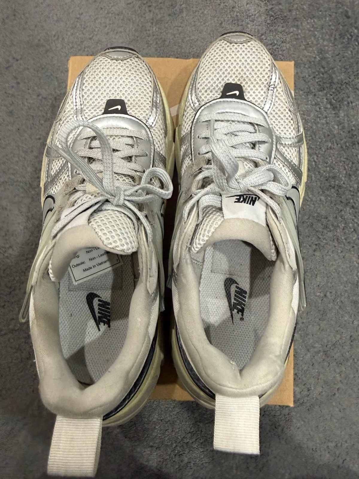Nike V2K Run Sneakers Size 8 — photo 7