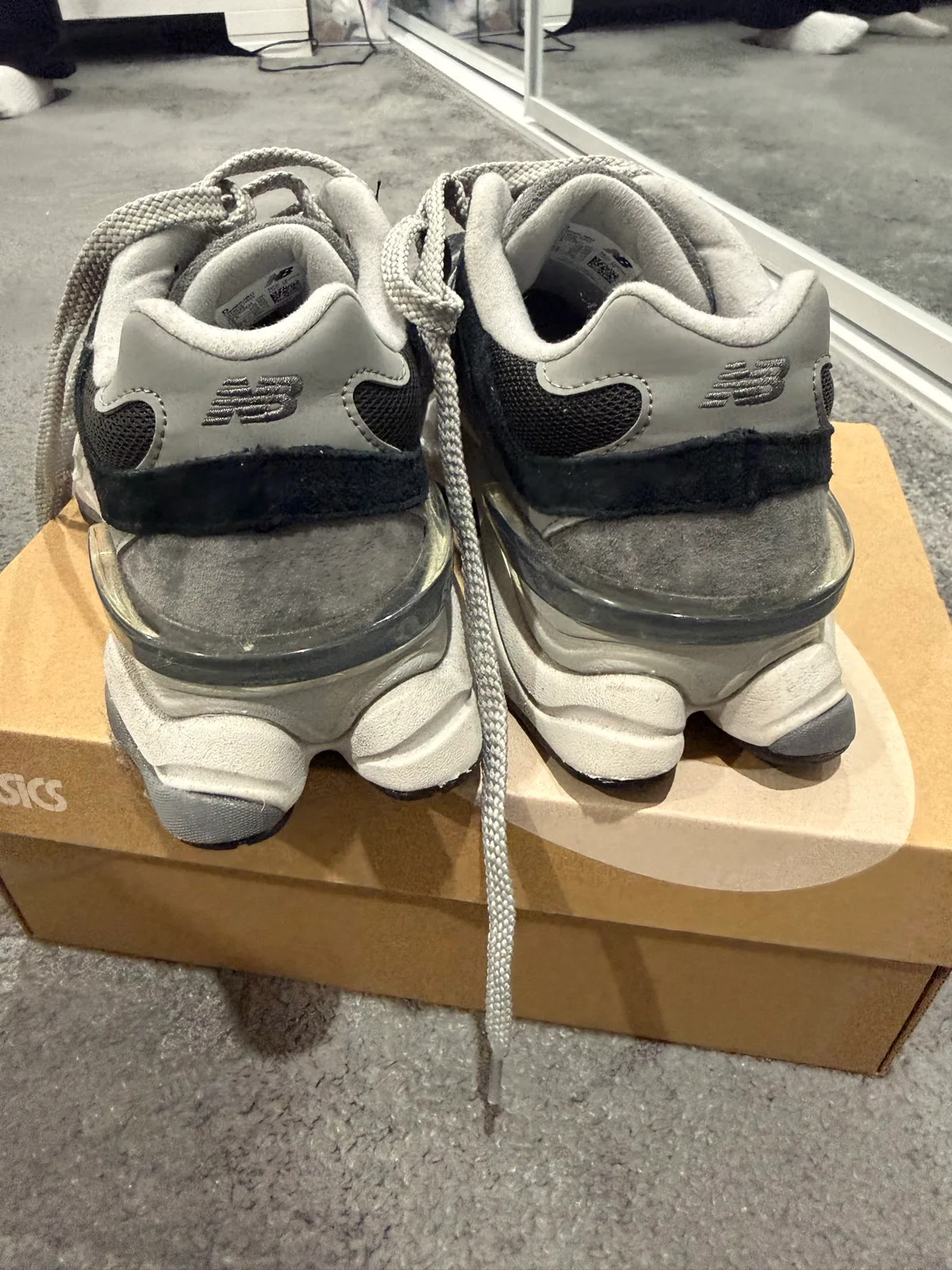 New Balance 9060 Black Grey Size 8 — photo 5