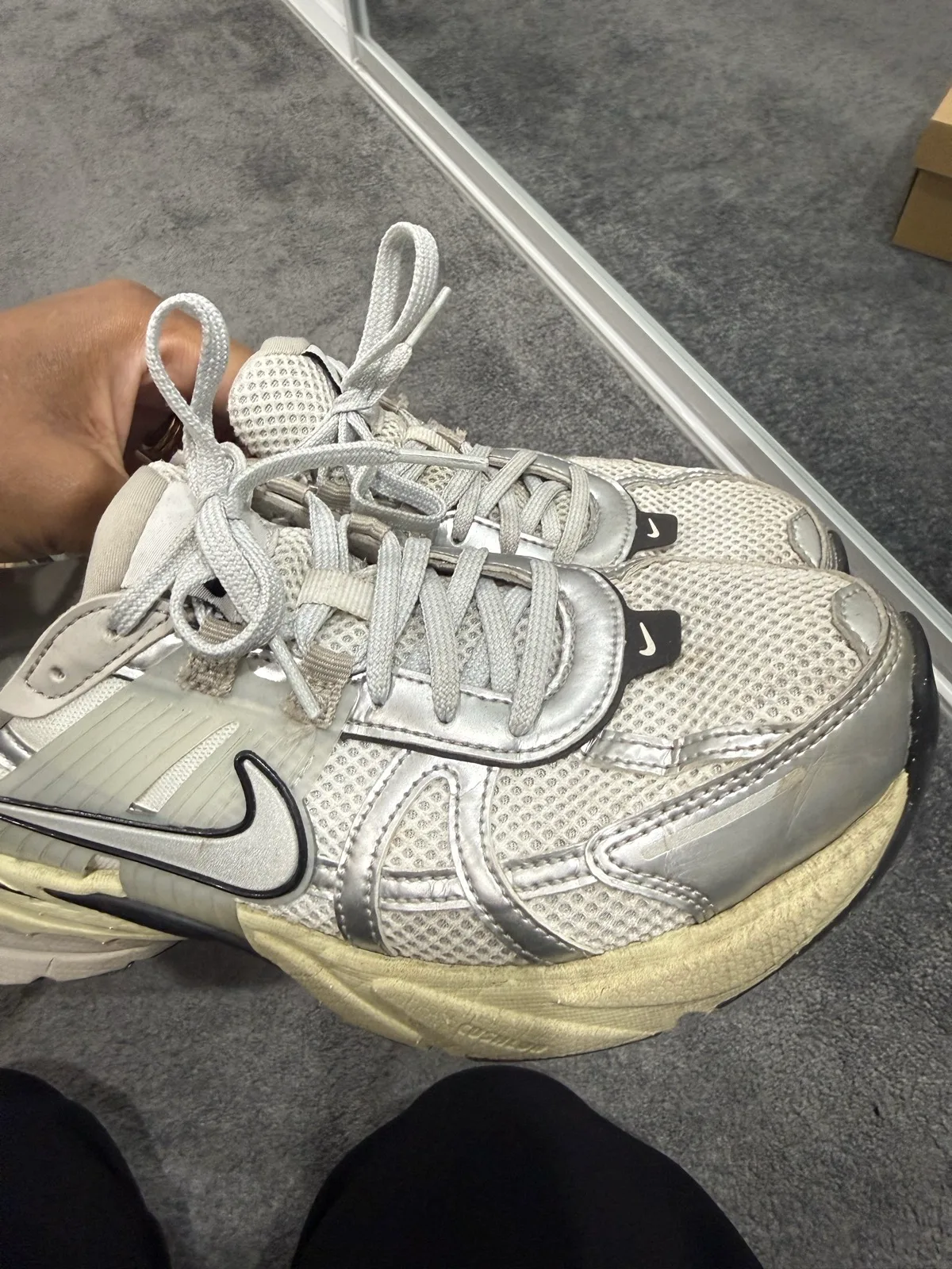 Nike V2K Run Sneakers Size 8 — photo 5