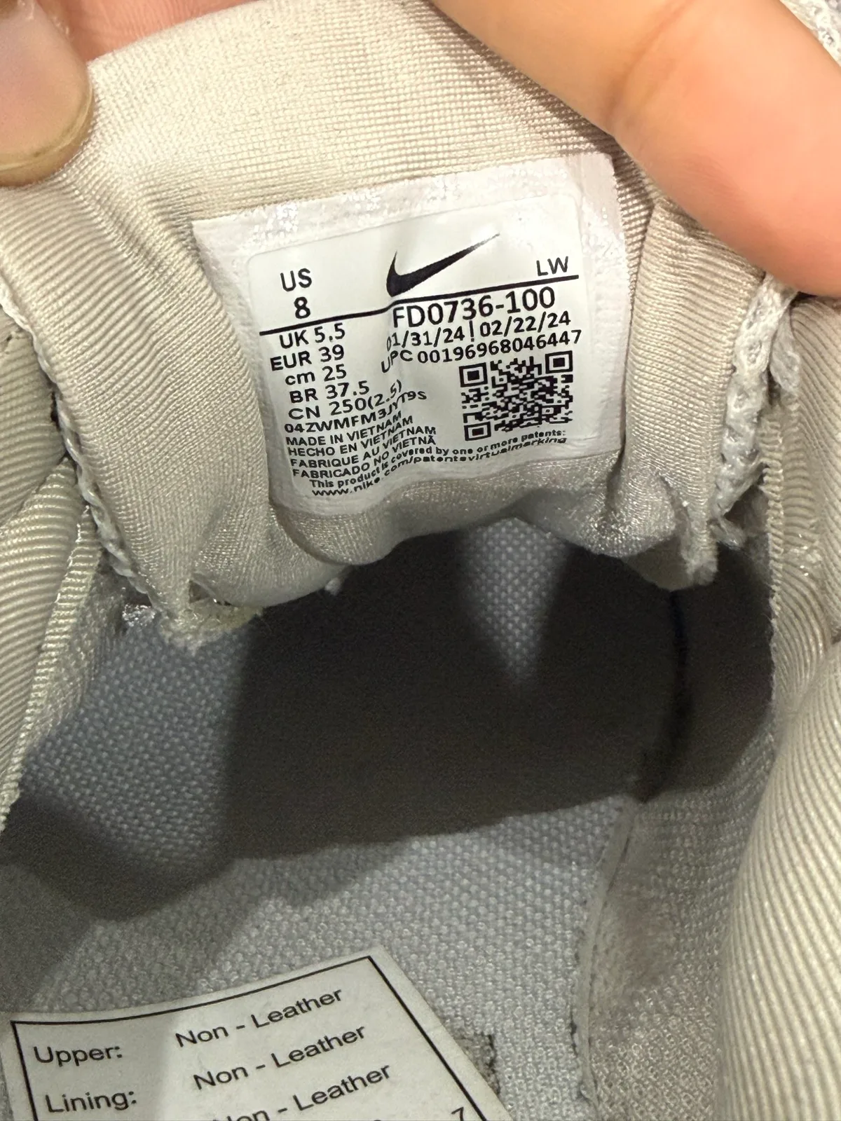 Nike V2K Run Sneakers Size 8 — photo 8