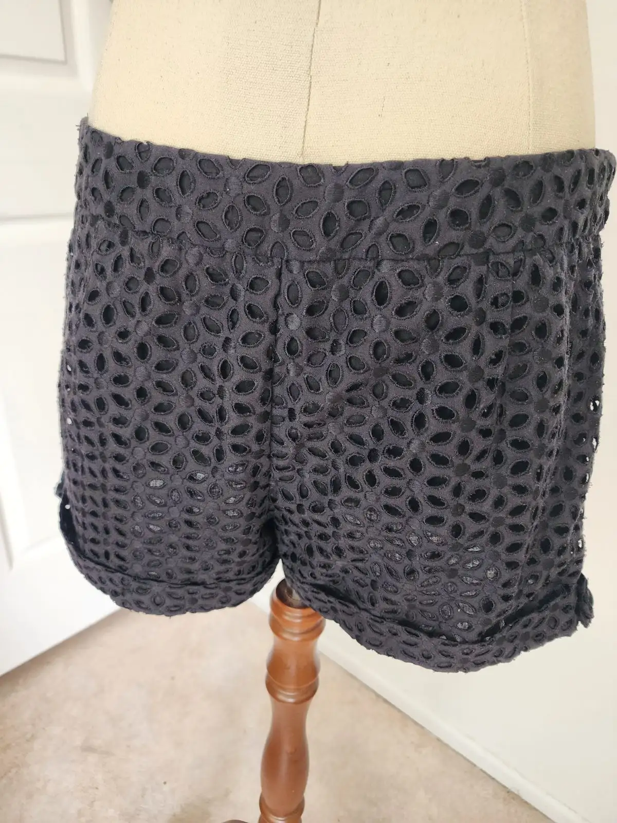 Zimmermann Black Broderie Shorts – Size 2 – photo 2