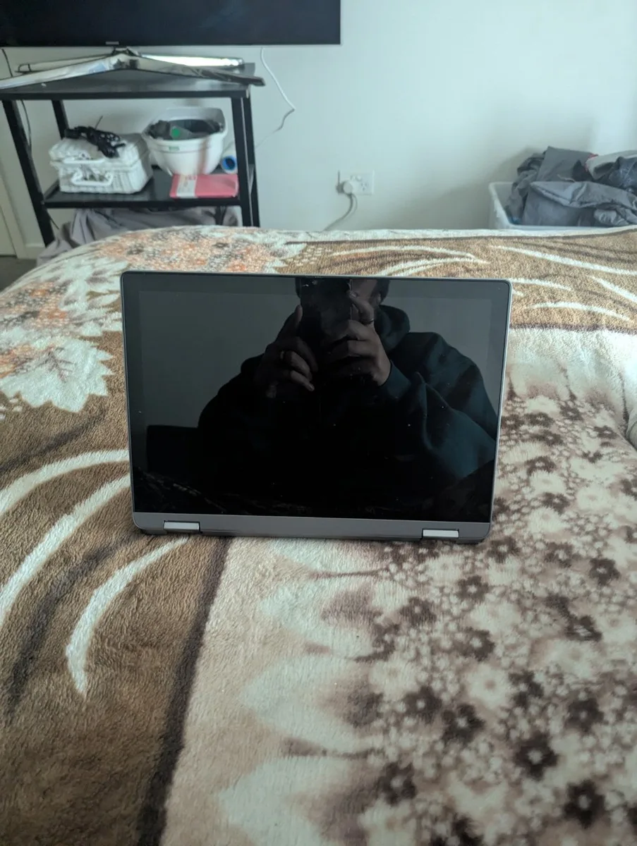 Lenovo Chromebook laptop — photo 3