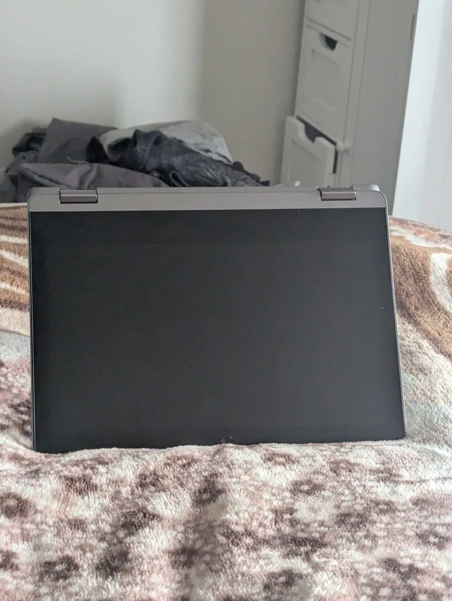 Lenovo Chromebook laptop — photo 6