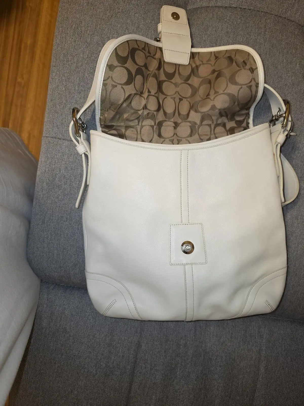 Vintage Y2K Coach Soho White Leather Flap Crossbody Bag – photo 7
