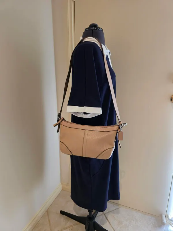 EXCELLENT CONDITION Vintage Coach Madison East/West Convertible Hobo Bag