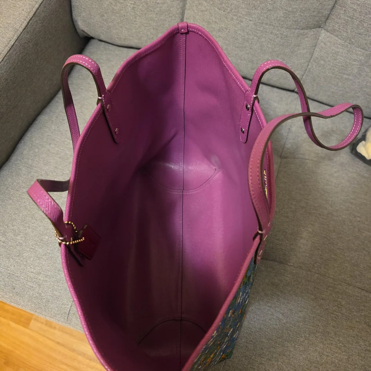 Coach Rare Reversible Shaka City Tote — photo 5