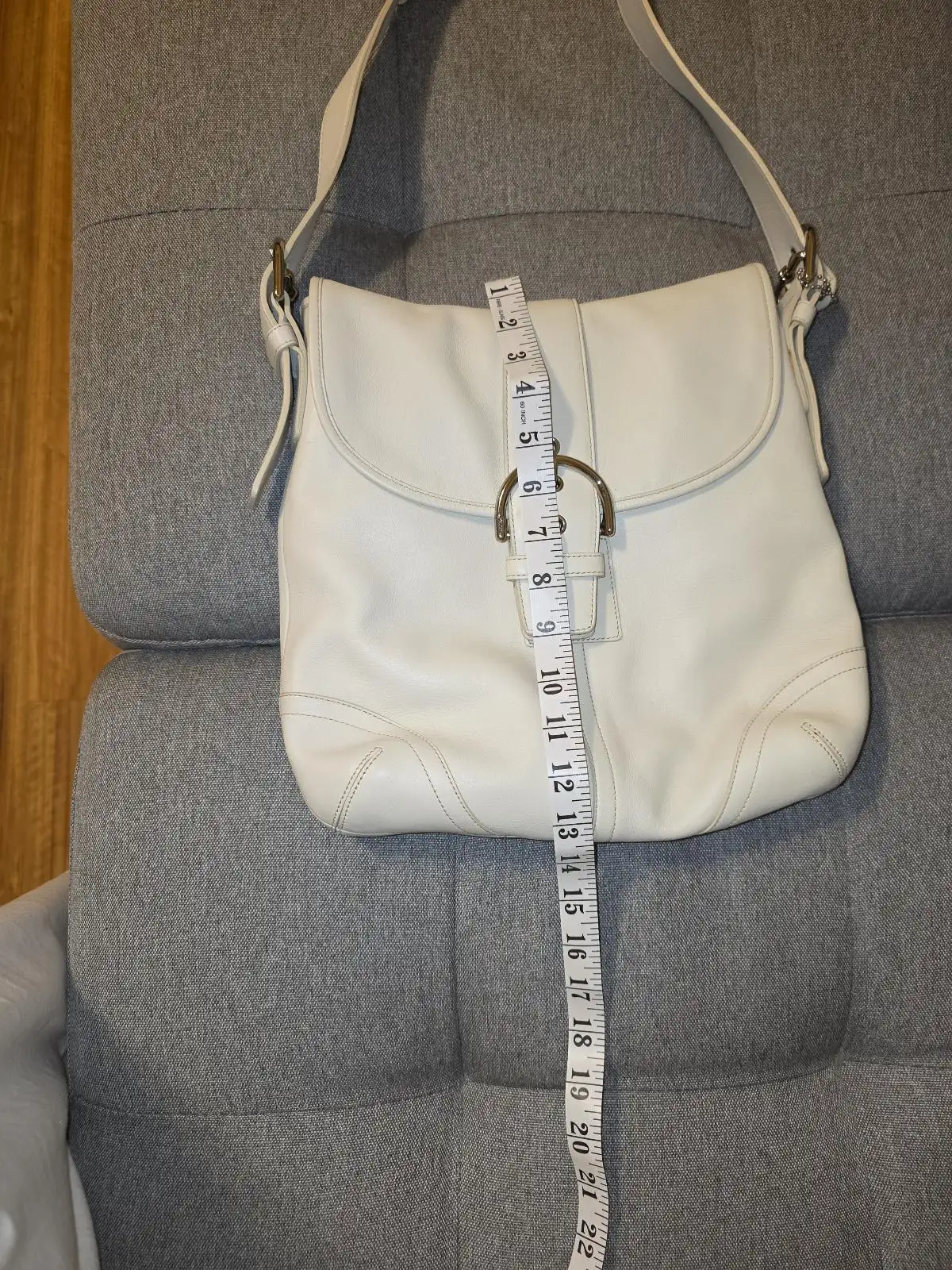 Vintage Y2K Coach Soho White Leather Flap Crossbody Bag – photo 10