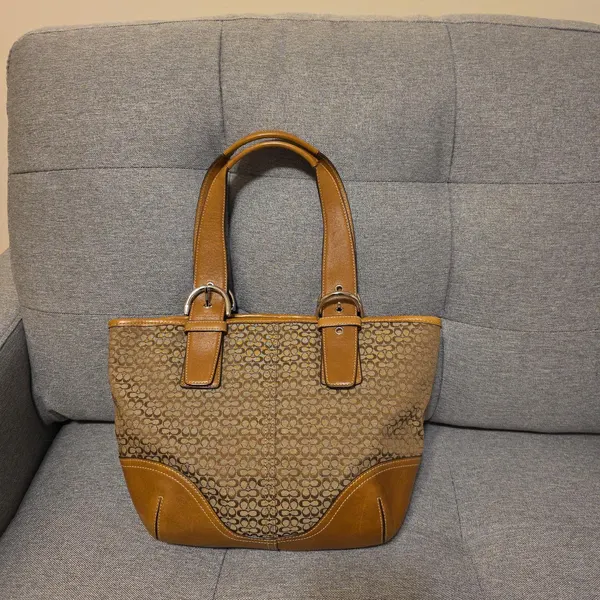 ✨ Vintage Coach Soho Signature Mini Tote ✨