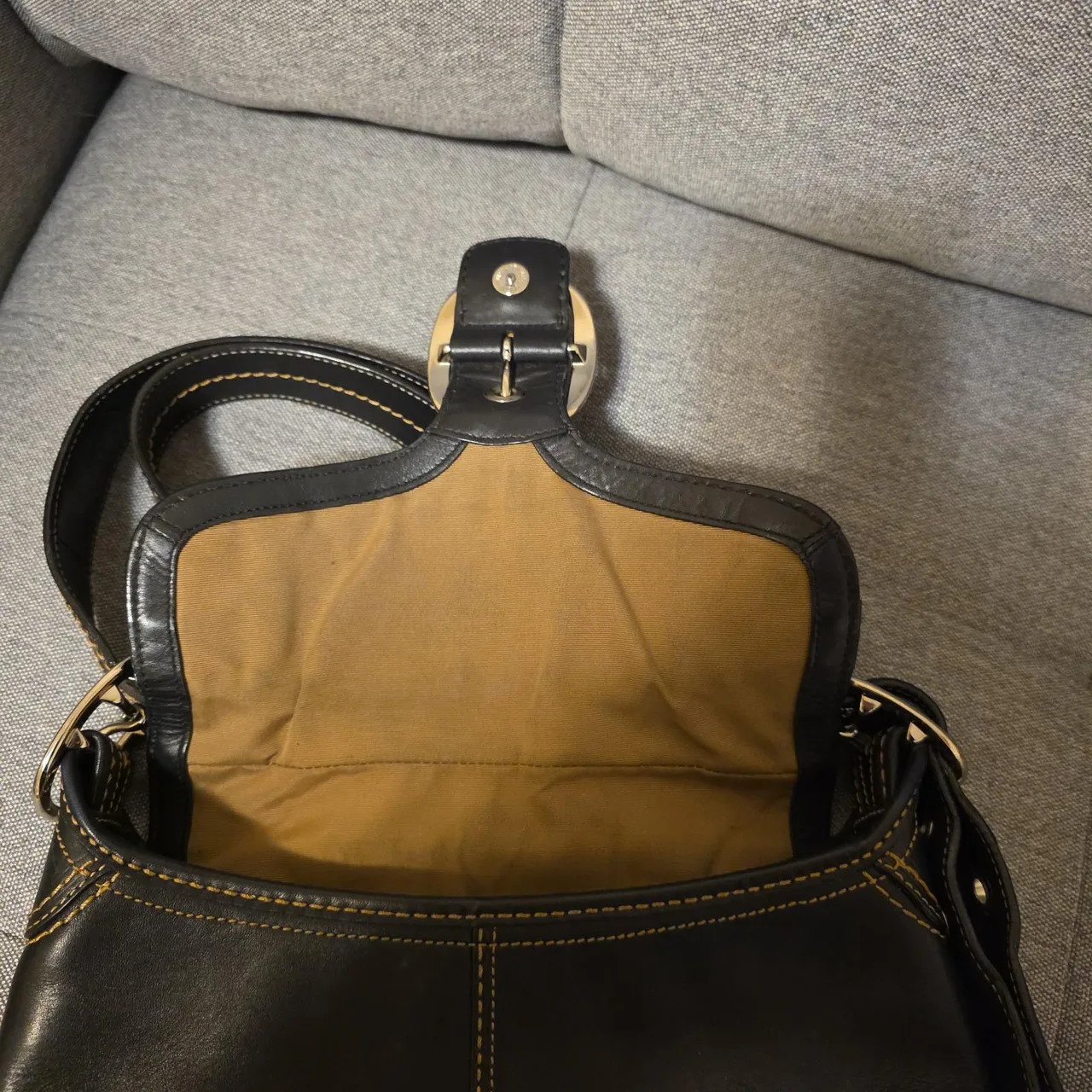 ✨ Vintage Coach Bleecker Large Flap Crossbody ✨ — photo 5