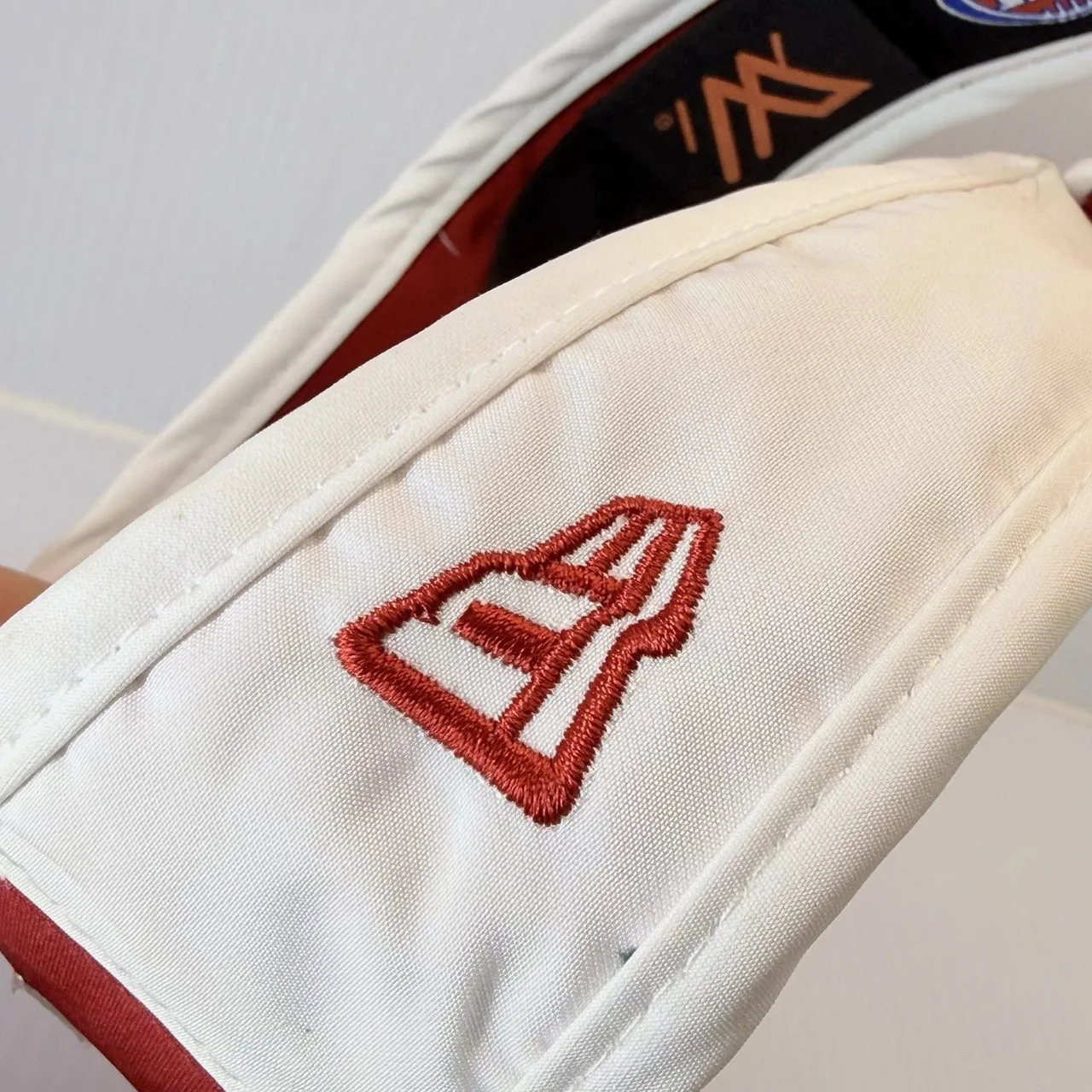 VTG Sydney Swans New Era Adjustable Visor Cap Red White Embroidered AFL Fan Gear — photo 10