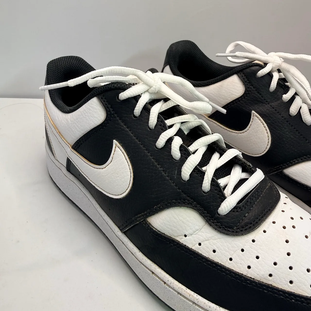 Nike Court Vision Low Sneakers Mens US 10 Black White Leather Casual Shoes — photo 7