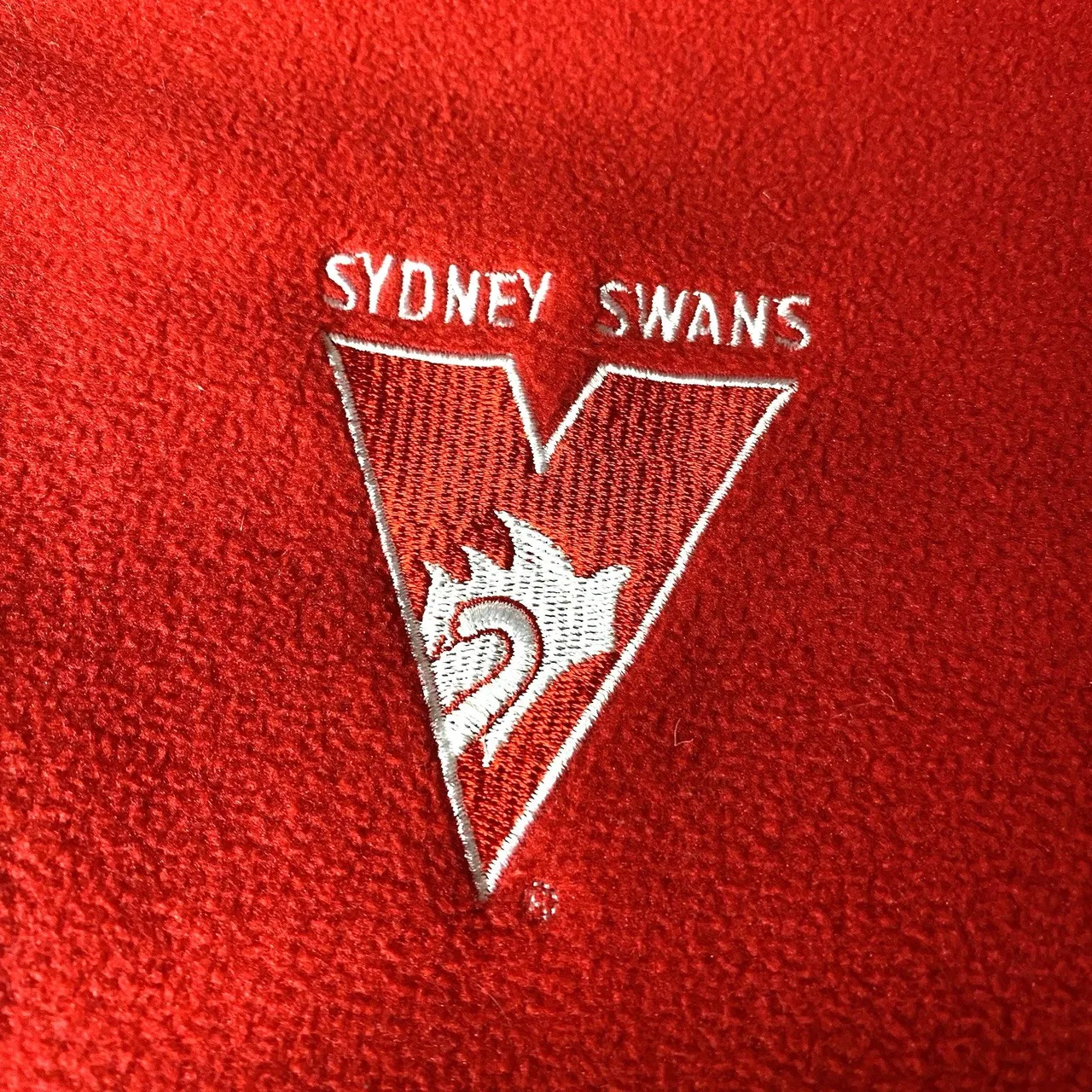 Vintage Sydney Swans AFL Fleece Pullover Sweater Size S Embroidered Logo Red — photo 4