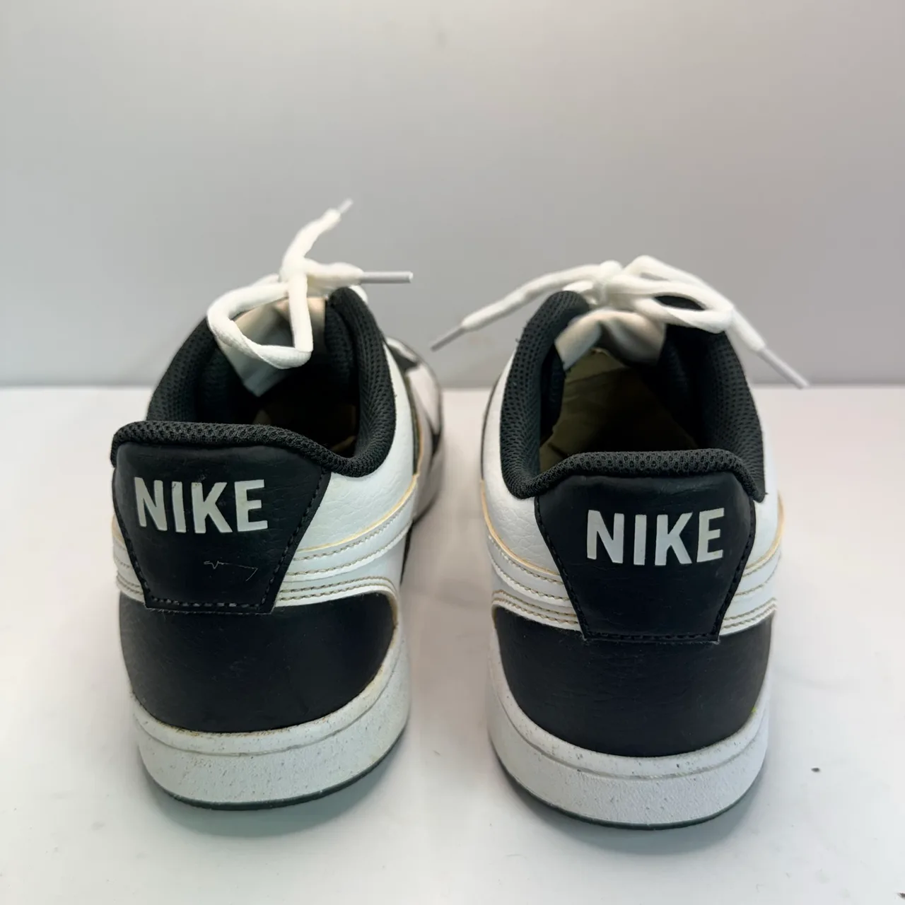 Nike Court Vision Low Sneakers Mens US 10 Black White Leather Casual Shoes — photo 2