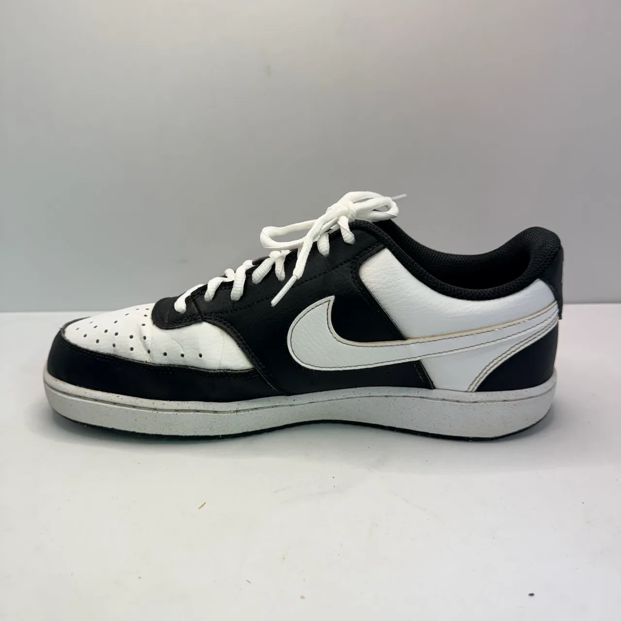 Nike Court Vision Low Sneakers Mens US 10 Black White Leather Casual Shoes — photo 9